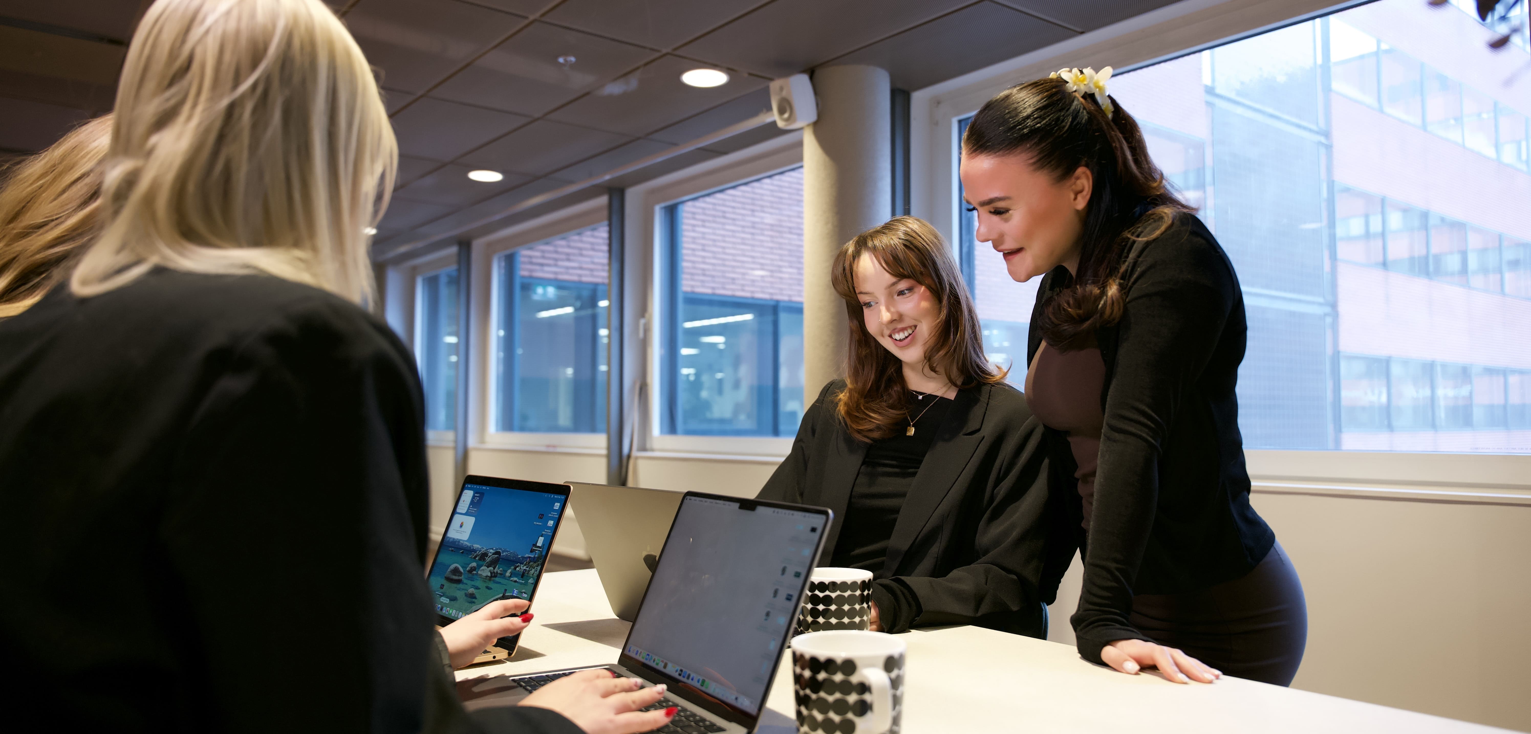 <span id="hs_cos_wrapper_name" class="hs_cos_wrapper hs_cos_wrapper_meta_field hs_cos_wrapper_type_text" style="" data-hs-cos-general-type="meta_field" data-hs-cos-type="text" >Mitä on maksettu mainonta – ja miksi orgaaninen näkyvyys ei enää yksin riitä?</span>