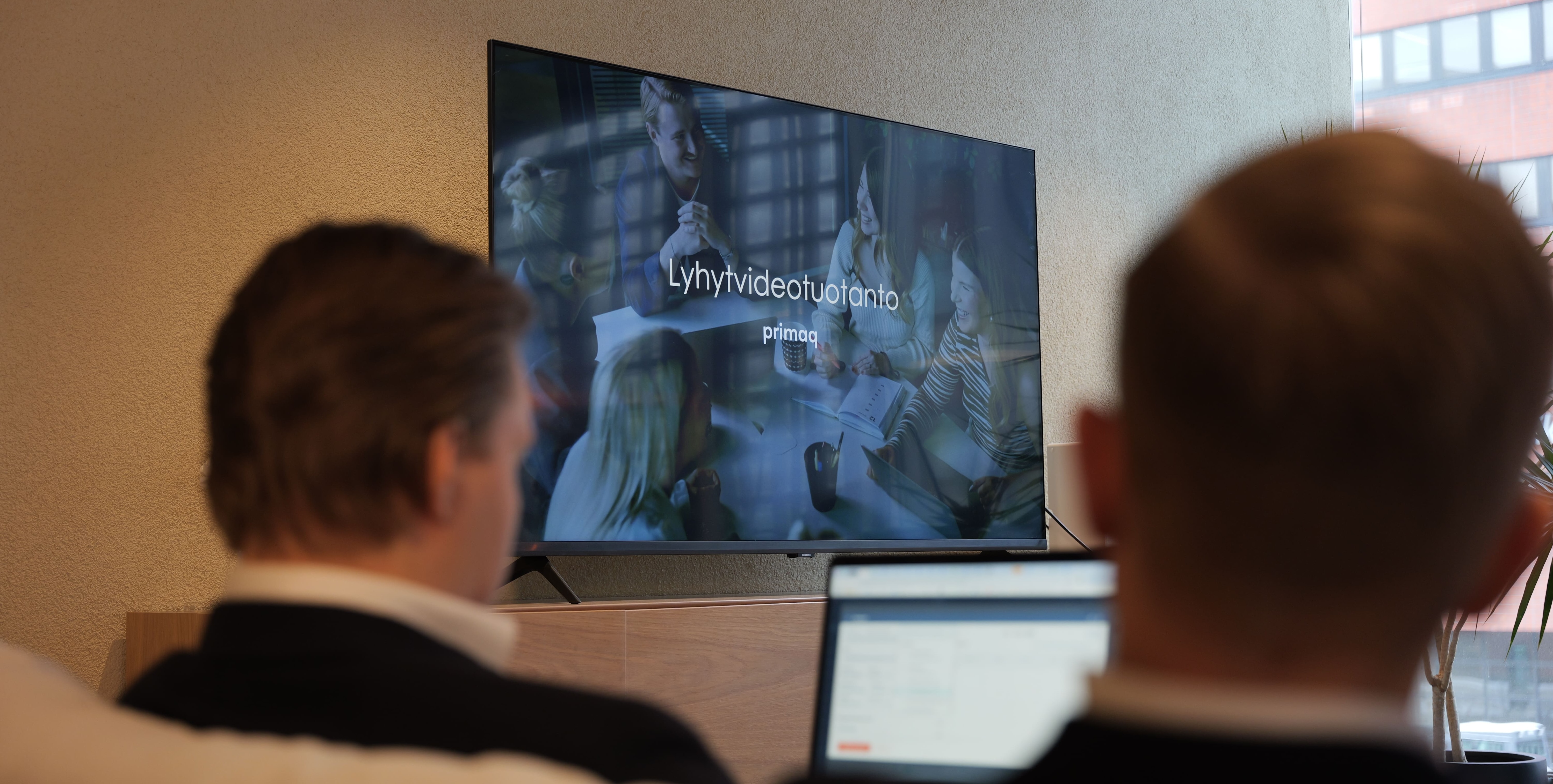 <span id="hs_cos_wrapper_name" class="hs_cos_wrapper hs_cos_wrapper_meta_field hs_cos_wrapper_type_text" style="" data-hs-cos-general-type="meta_field" data-hs-cos-type="text" >Mitä on sisältömarkkinointi – ja miksi se vaikuttaa suoraan myyntiin?</span>