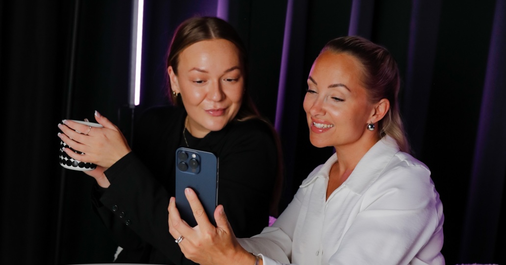 <span id="hs_cos_wrapper_name" class="hs_cos_wrapper hs_cos_wrapper_meta_field hs_cos_wrapper_type_text" style="" data-hs-cos-general-type="meta_field" data-hs-cos-type="text" >Lyhytvideo ei ole vain TikTokia – miten se toimii eri kanavissa eri tavalla?</span>